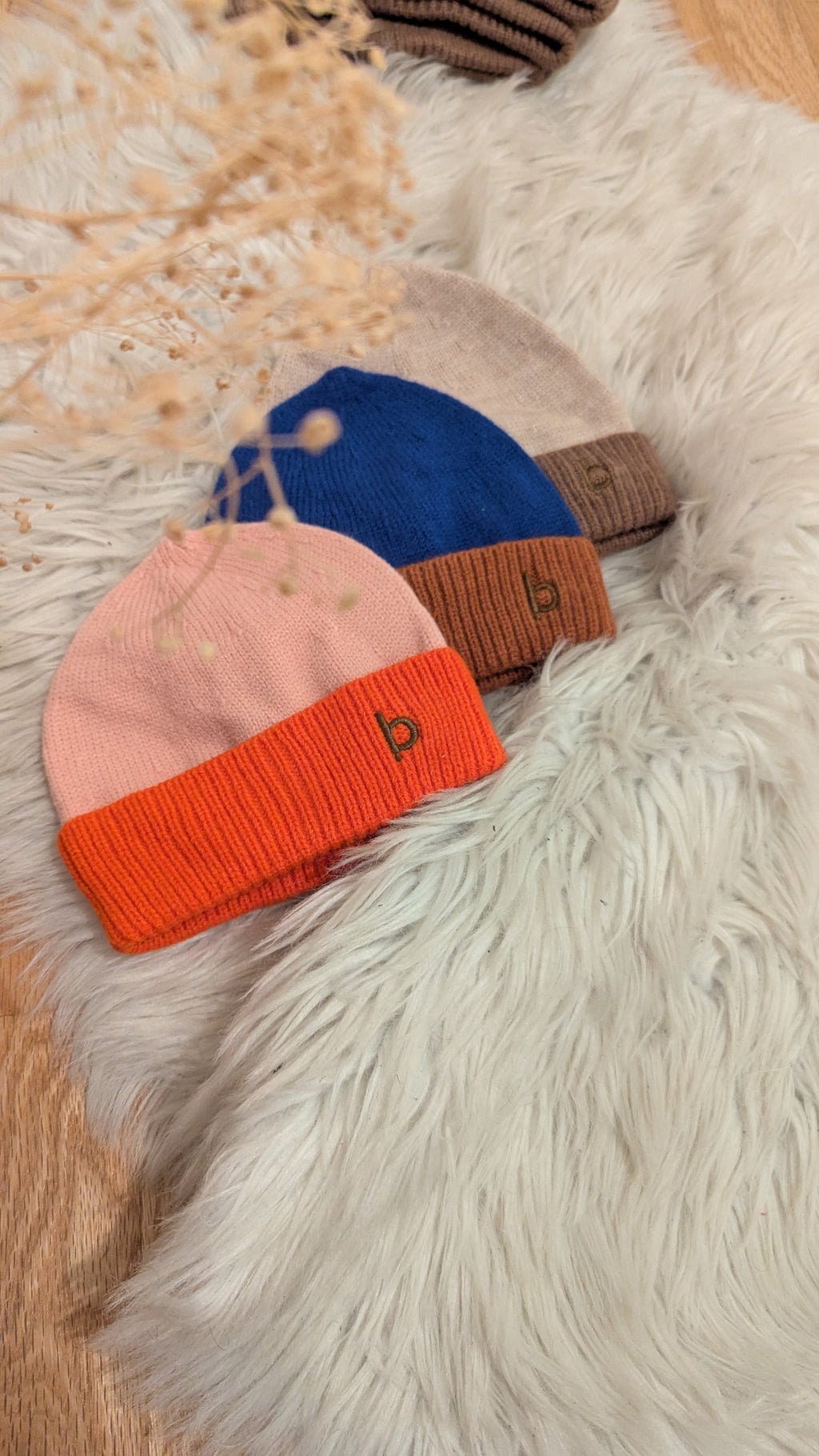 Bunzi Kids pull on beanie with logo