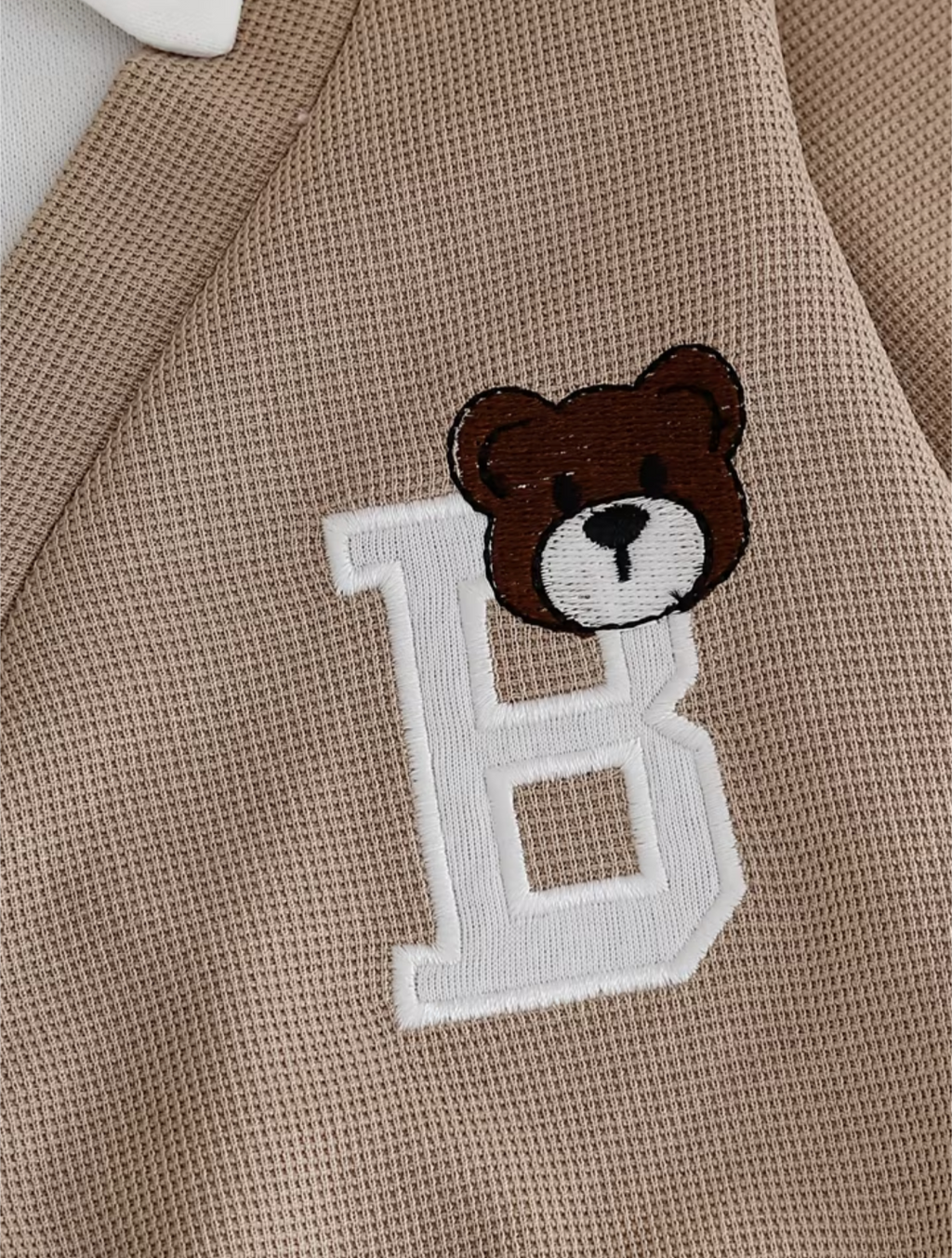Boys knitted cardigan with B logo