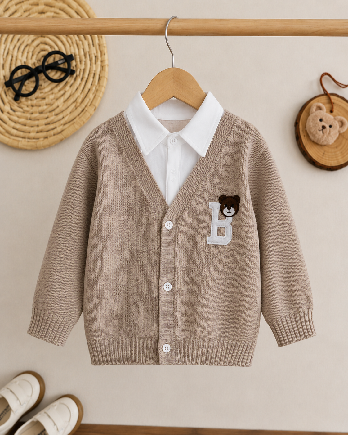 Boys knitted cardigan with B logo